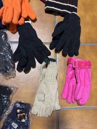 Lote Gorros y Guantes Invierno