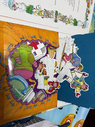 •	El Desierto 	•	La Selva Tropical 	•	El Palacio