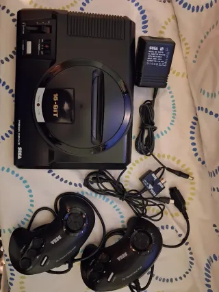 Console Sega Mega Drive classica in nero funziona correttamente senza difetti, ottima qualità dell'immagine