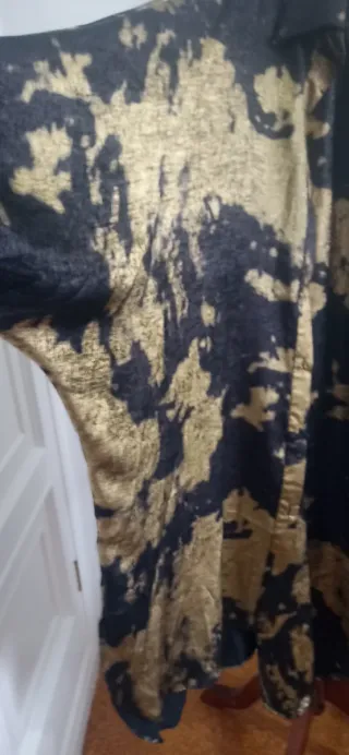 Conjunto pantalón y casaca negro/dorado