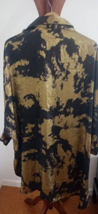 Conjunto pantalón y casaca negro/dorado