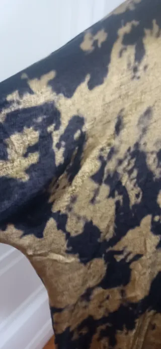 Conjunto pantalón y casaca negro/dorado