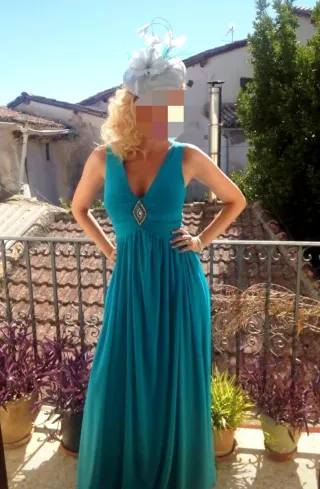 Vestido largo evento turquesa. Sólo una puesta