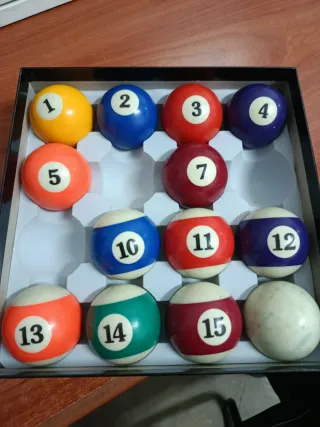 Bolas de billar 57 mm.