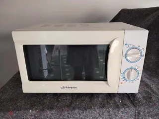 Microondas Orbegozo Blanco