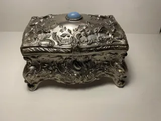 Scatola portagioie vintage musicale color argento