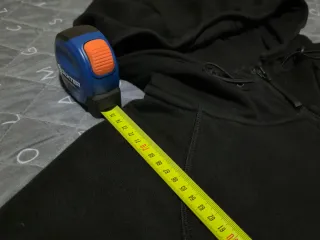 Sudadera Puma (negra y con cremallera)