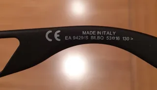 Gafas de sol Emporio Armani negras y moradas