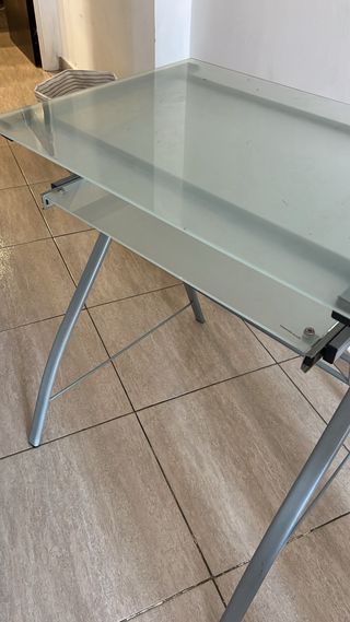 Mesa de oficina cristal y metal