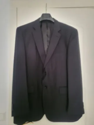 Traje de chaqueta azul marino
