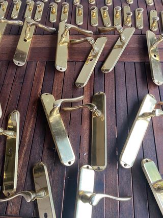 10 Manillas de Puerta Doradas