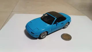 Modellino Mazda MX-5 Miata 1:32 Blu