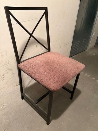 4 Sillas Metálicas tapizadas de color tostado