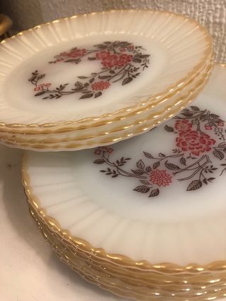 Lotto di 11 Piatti in Porcellana Vintage Fiori Dorati