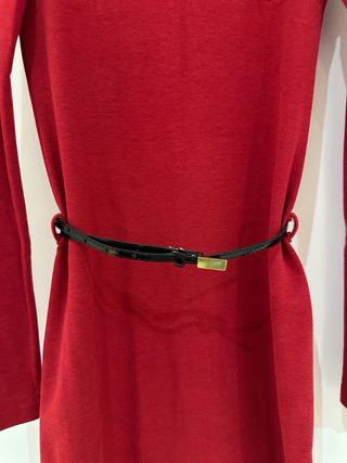 Vestido rojo manga larga con cinturón