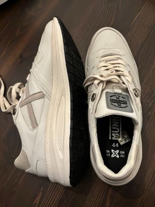 Zapatillas Munich Piel Beige Talla 44 Nuevas
