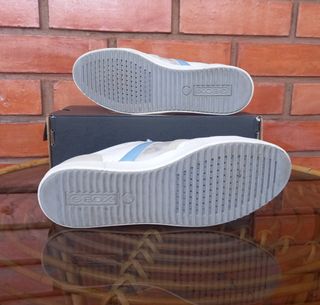 Zapatillas Geox Mujer Talla 39 Blancas y Plateadas