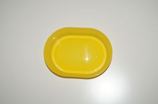 Saboneteira e escova de golfinho amarela