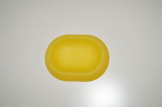 Saboneteira e escova de golfinho amarela