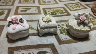 Joyeros de porcelana con flores y pájaros