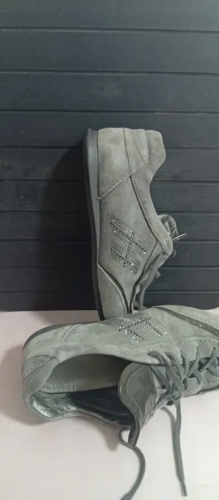 Zapatillas Hogan grises con pedrería