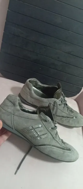 Zapatillas Hogan grises con pedrería