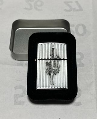 Zippo con diseño de cactus