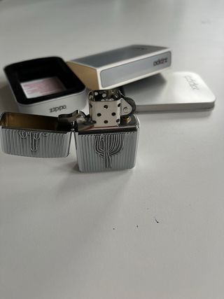 Zippo con diseño de cactus
