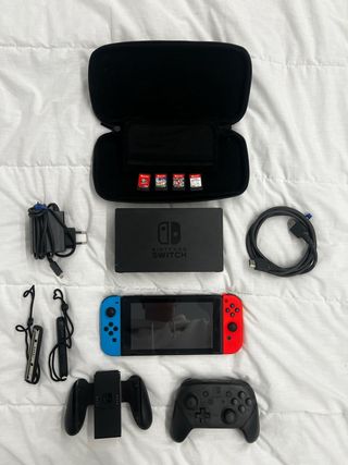 Nintendo Switch 2017 con accessori