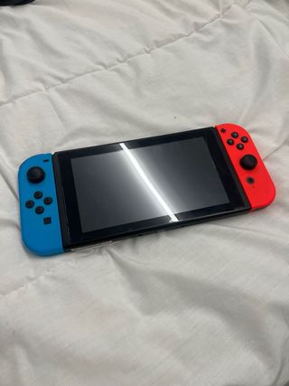 Nintendo Switch 2017 con accessori