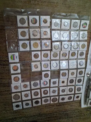 Colección de monedas en álbum