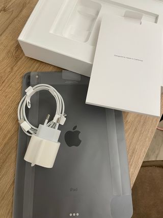 iPad Pro 11 + Magic Keyboard