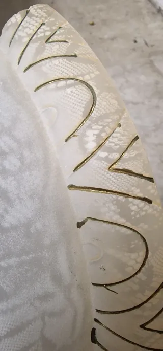 Plafoniera vetro satinato pizzo bianco e bordo dec