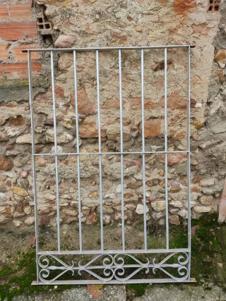 Rejas antiguas de forja (2 unidades)