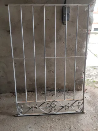Rejas antiguas de forja (2 unidades)