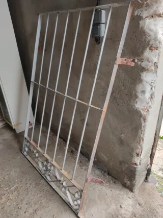 Rejas antiguas de forja (2 unidades)