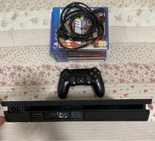 PlayStation 4 + 7 Giochi