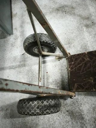 Carretilla de hierro para grandes cargas.