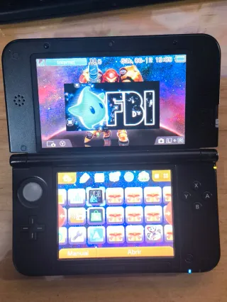 Nintendo 3DS XL Nero/Blu + Caricabatterie e Custodia