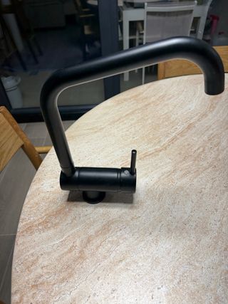 Grifo cocina abatible Ibergrif negro