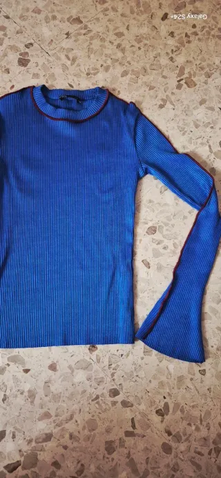 Top Zara manga acampanada azul
