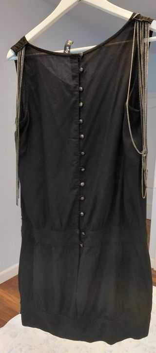 Vestido fiesta jovencita con cadenas