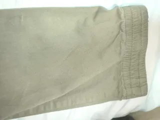 Pantalón Álvaro Moreno caqui talla 42