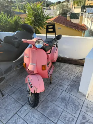Vespa Rosa - Cambio por equipo DJ