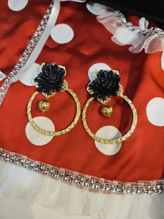 Pendientes Aro Flor Negra y Bola Dorada