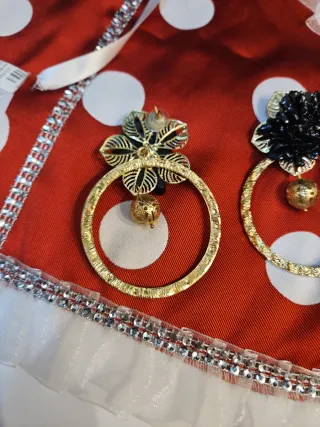 Pendientes Aro Flor Negra y Bola Dorada