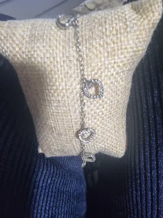 Pulsera plata con corazones y circonitas