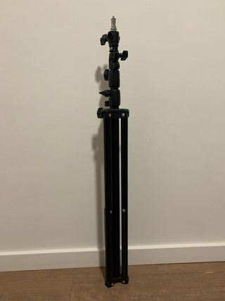Trípode, soporte iluminación.