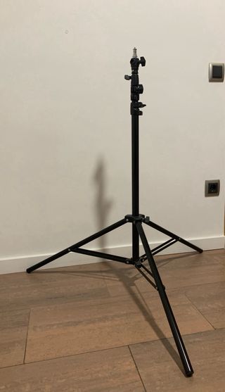 Trípode, soporte iluminación.