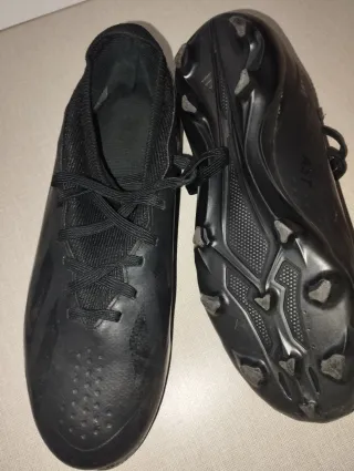 Botas de fútbol Adidas negras